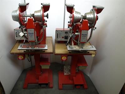 MACCHINA APPLICAZIONI BOTTONI AUTOMATICA FIOCCHI