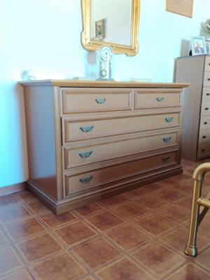 Canterale e comodini in legno