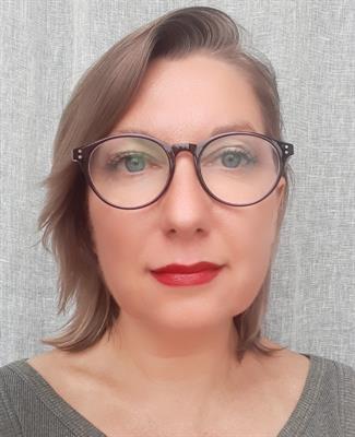 Impiegata commerciale, assistente con russo