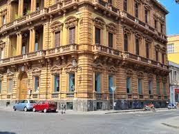 Agenti e/o assistenti immobiliari